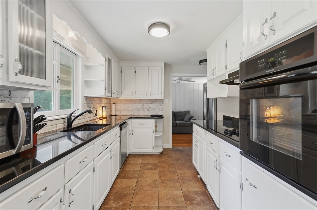 51 Tyler Street Methuen, MA 01844 - Photo 23 of 42
