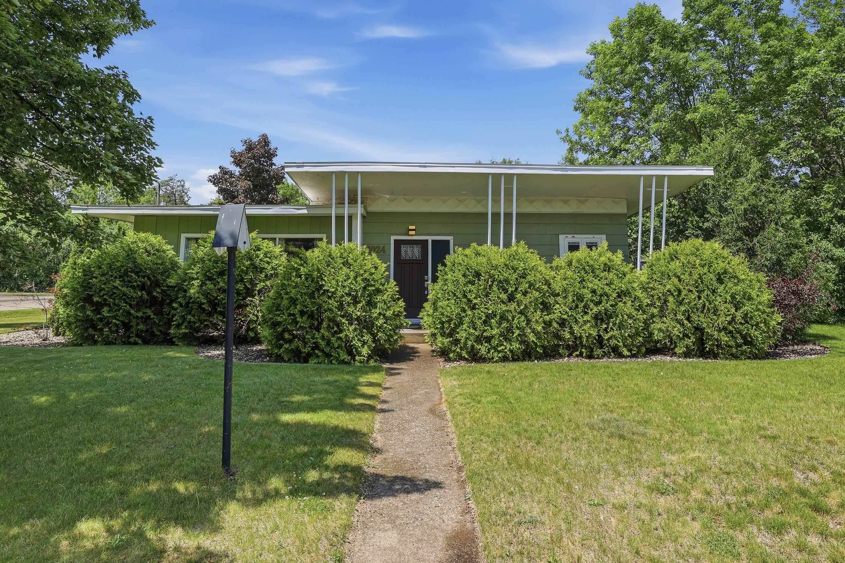 1024 Sunset Boulevard Stevens Point, WI 54481 - Photo 1 of 58