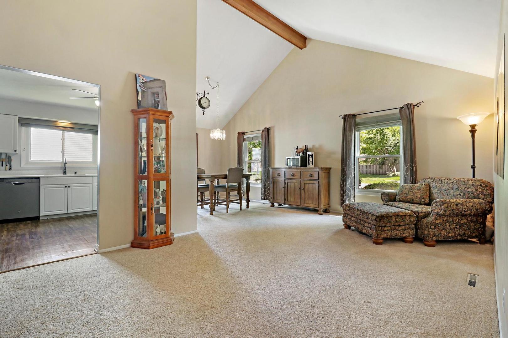 1016 Butler Drive Crystal Lake, IL 60014 - Photo 3 of 20 a view of a livingroom with furniture and an entryway