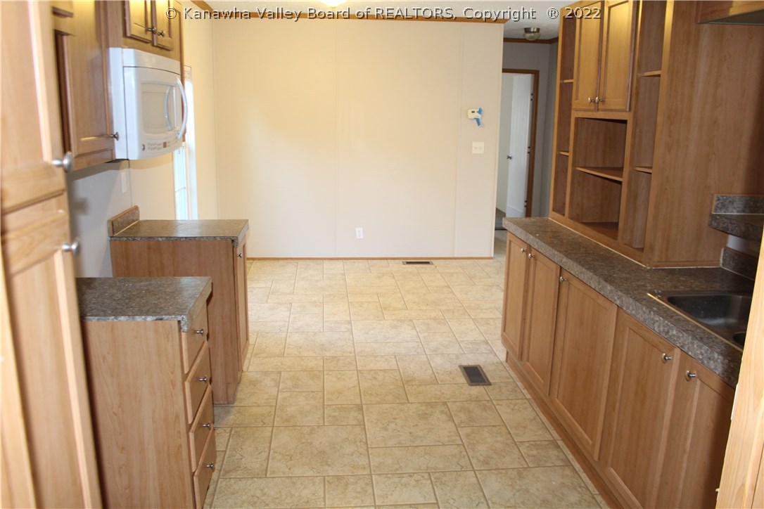 161 Blaker Heights Road Alderson, WV 24910 - Photo 7 of 17 Gallery Image 7