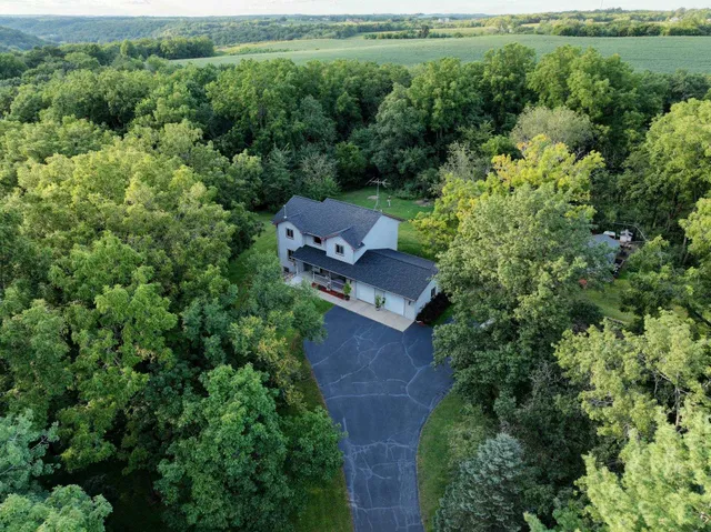 $575,900 | 4302 Green Leaf Glen, Dodgeville, WI 53533