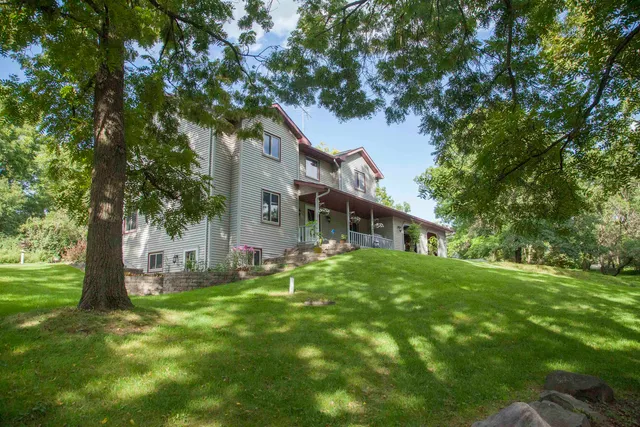 $575,900 | 4302 Green Leaf Glen, Dodgeville, WI 53533