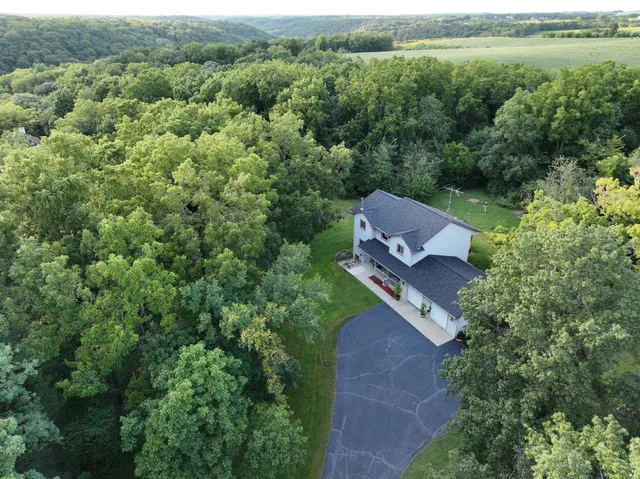 $575,900 | 4302 Green Leaf Glen, Dodgeville, WI 53533