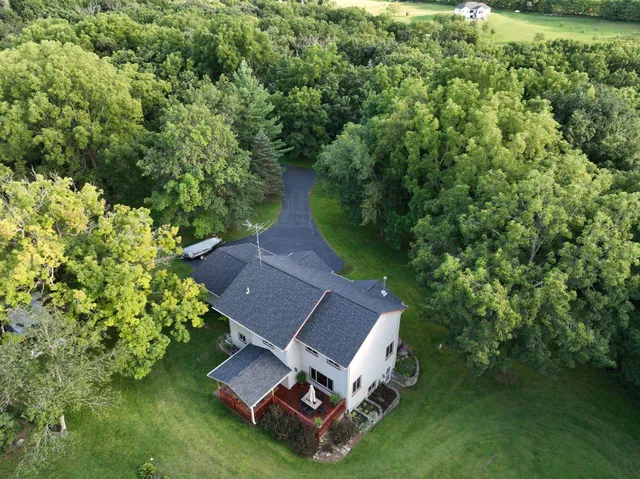 $575,900 | 4302 Green Leaf Glen, Dodgeville, WI 53533