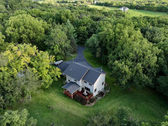 $575,900 | 4302 Green Leaf Glen, Dodgeville, WI 53533