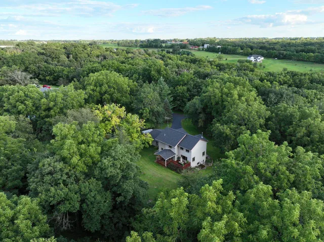 $575,900 | 4302 Green Leaf Glen, Dodgeville, WI 53533