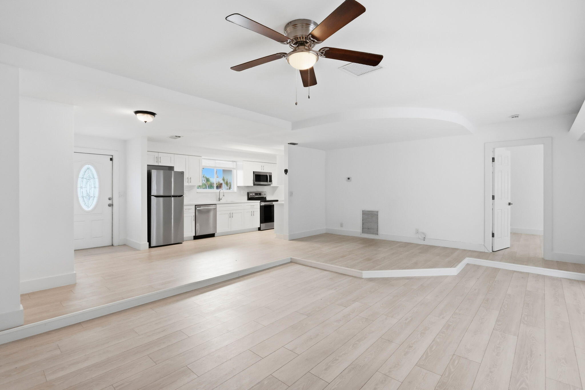 898 Southwest 10th Avenue Boca Raton, FL 33486 - Photo 5 of 47 5-web-or-mls-003_0E2A3441