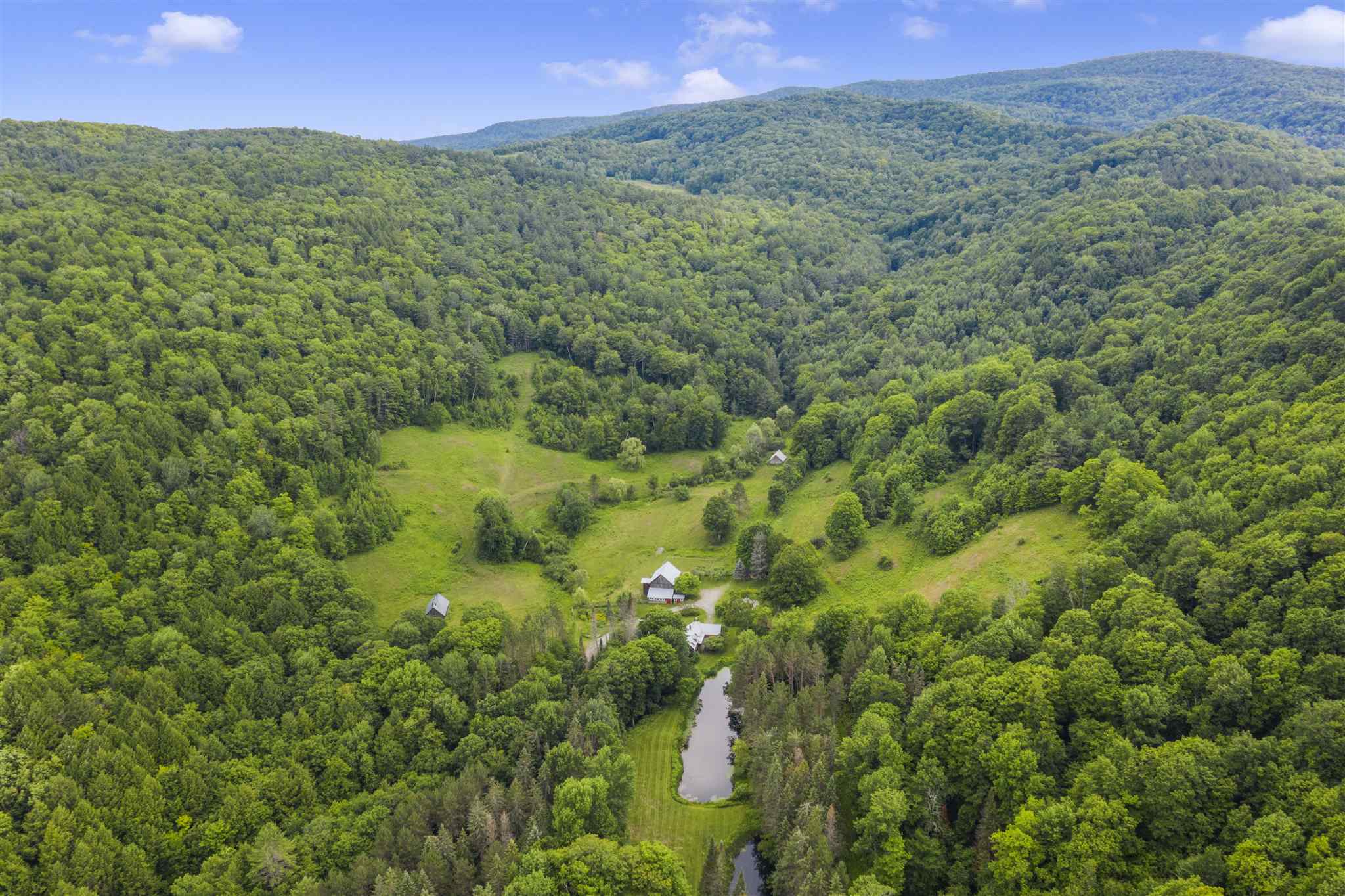 545 Starbuck Road Pomfret, VT 05084 - Photo 4 of 32