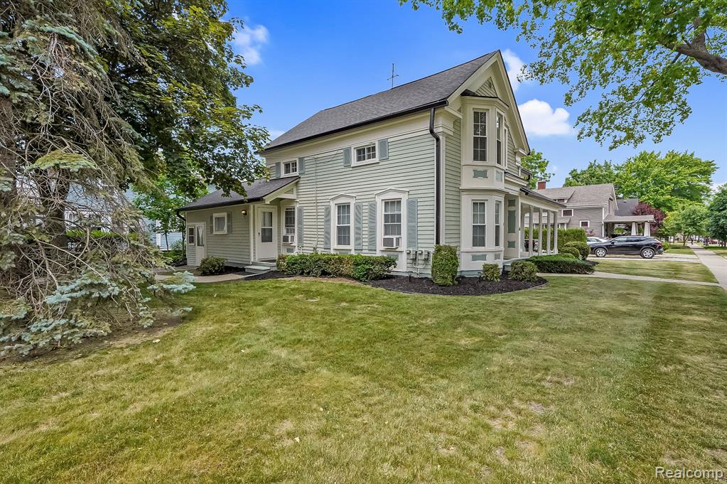 218 South Walnut Street Howell, MI 48843 - Photo 3 of 17
