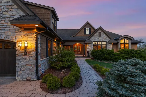 $2,100,000 | 6823 Alpine Trail, Eden Prairie, MN 55346