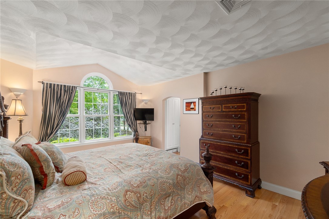 290 Albion Road Lincoln, RI 02865 - Photo 19 of 50 Master Suite