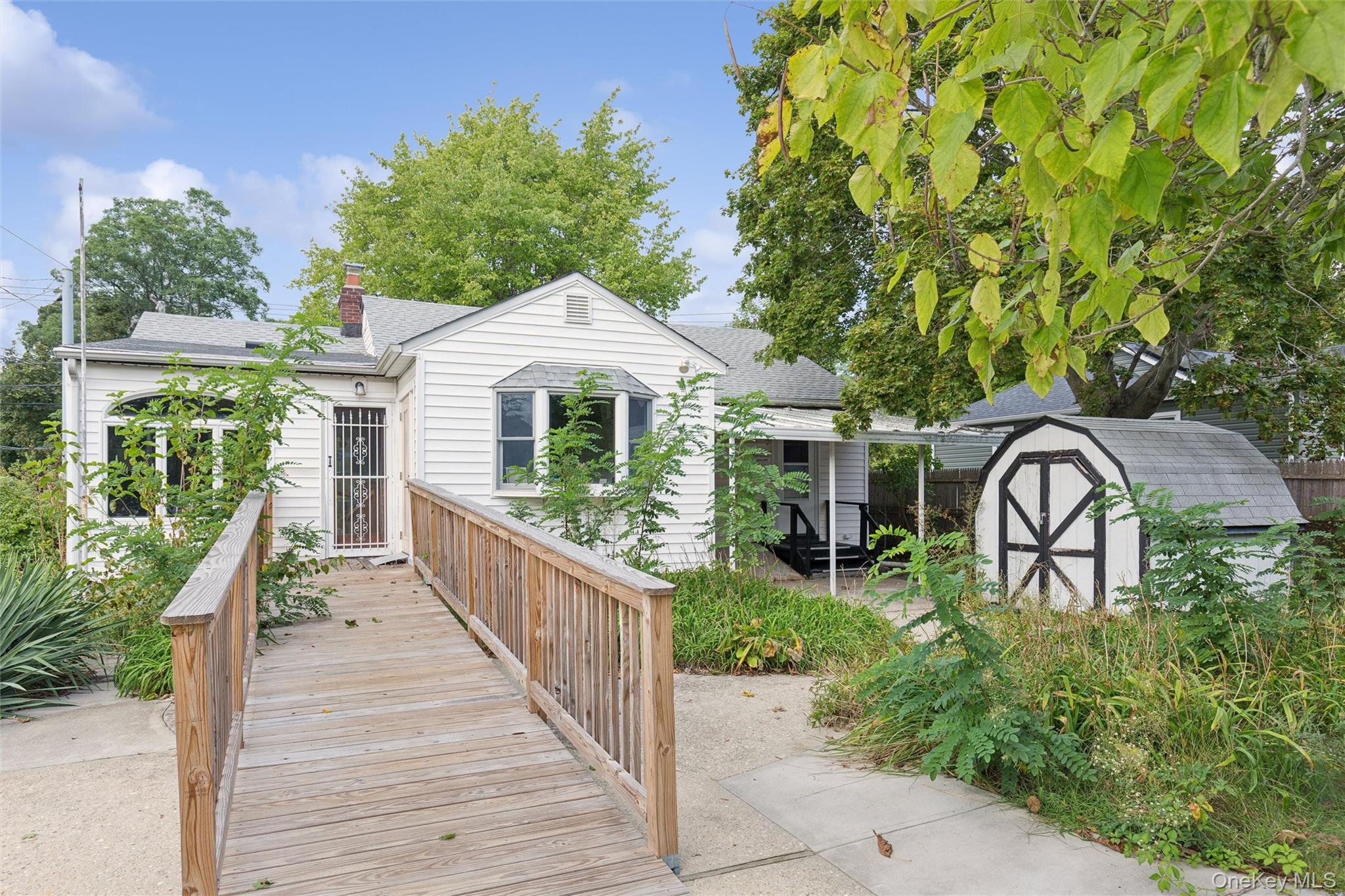 86 Log Road Patchogue, NY 11772 - Photo 13 of 26 Gallery Image 13