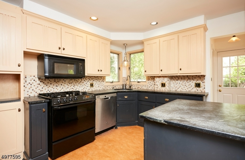 742 Ridgewood Road Millburn, NJ 07041 - Photo 5 of 11