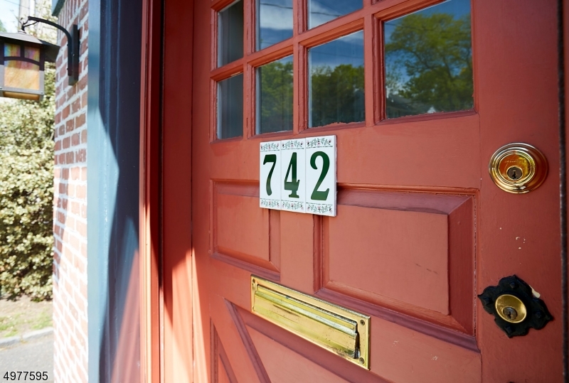 742 Ridgewood Road Millburn, NJ 07041 - Photo 10 of 11