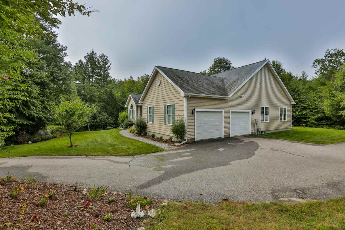 44 Indian Falls Road New Boston, NH 03070 - Photo 4 of 27