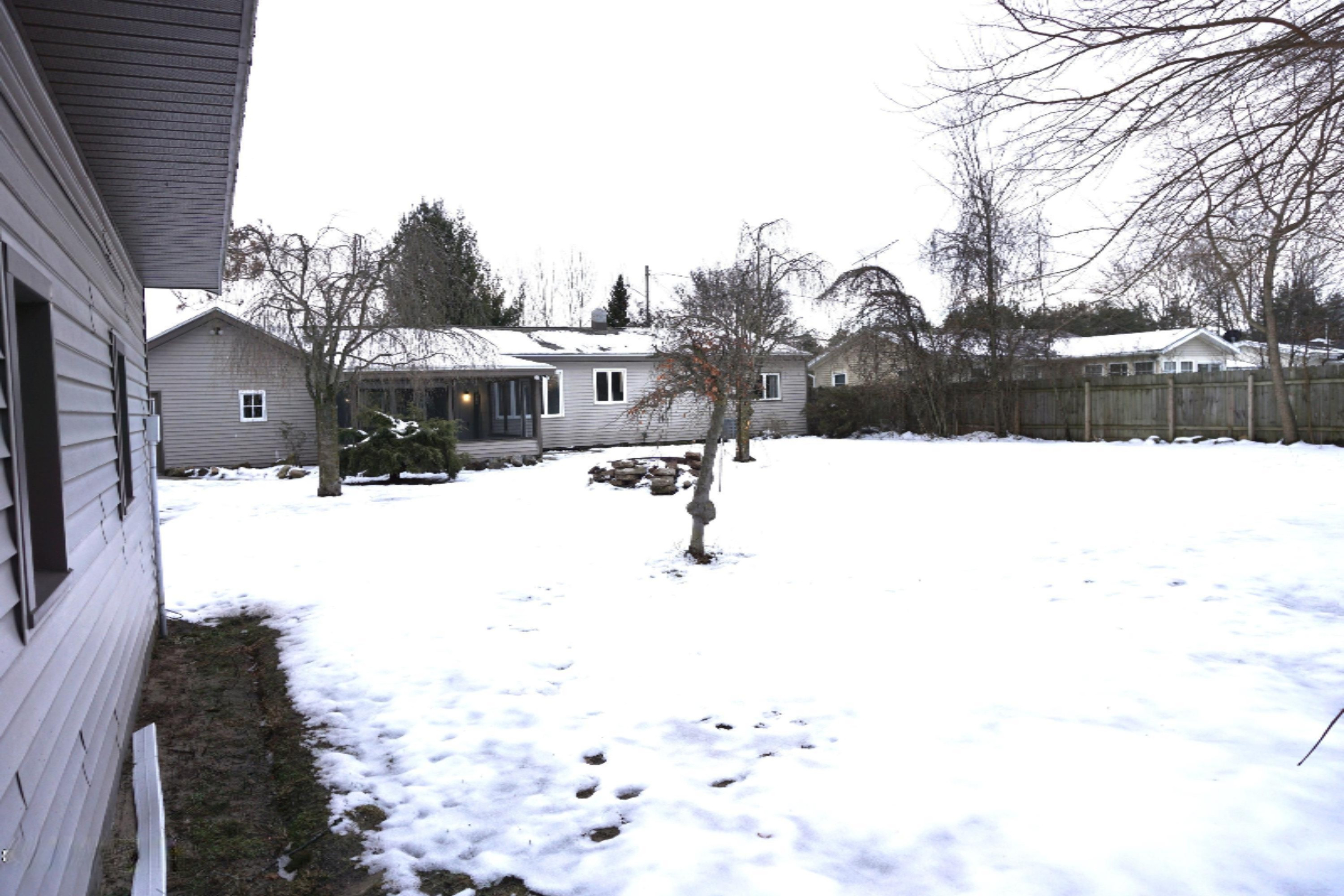 4147 South Brooks Road Muskegon, MI 49444 - Photo 5 of 27 fullsizeoutput_f22