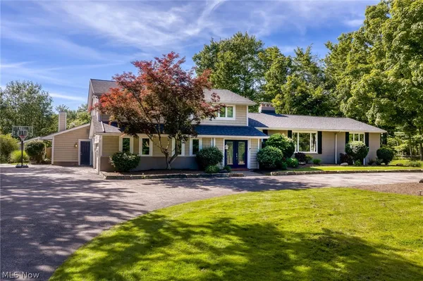 $899,000 | 40 Riverstone Drive, Moreland Hills, OH 44022