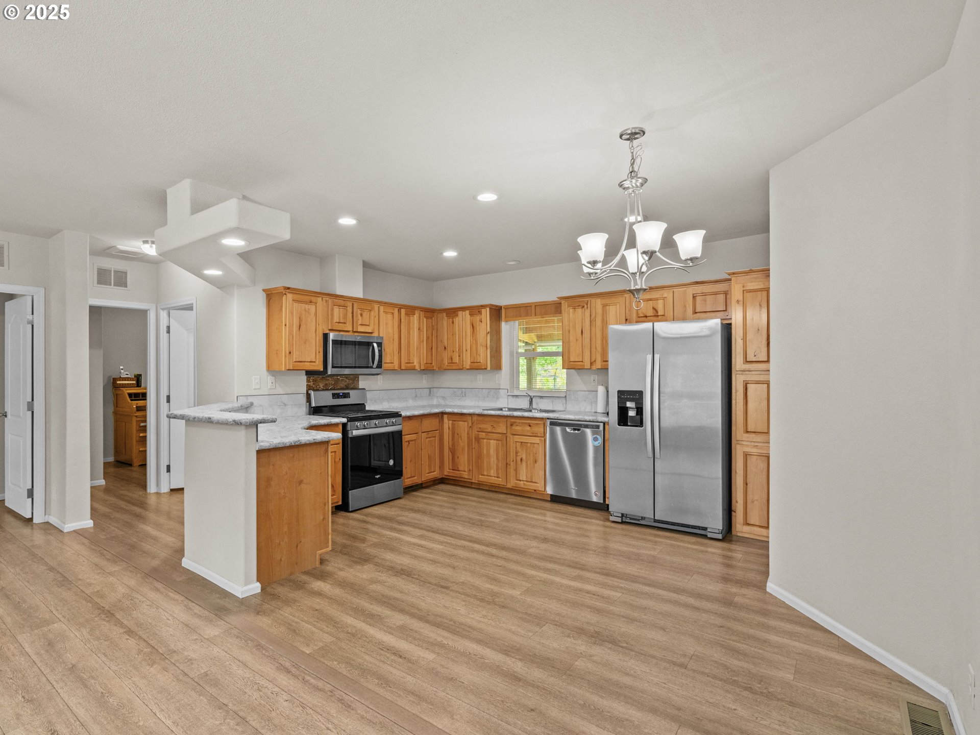 33635 North Fork Road Southeast Lyons, OR 97358 - Photo 9 of 42