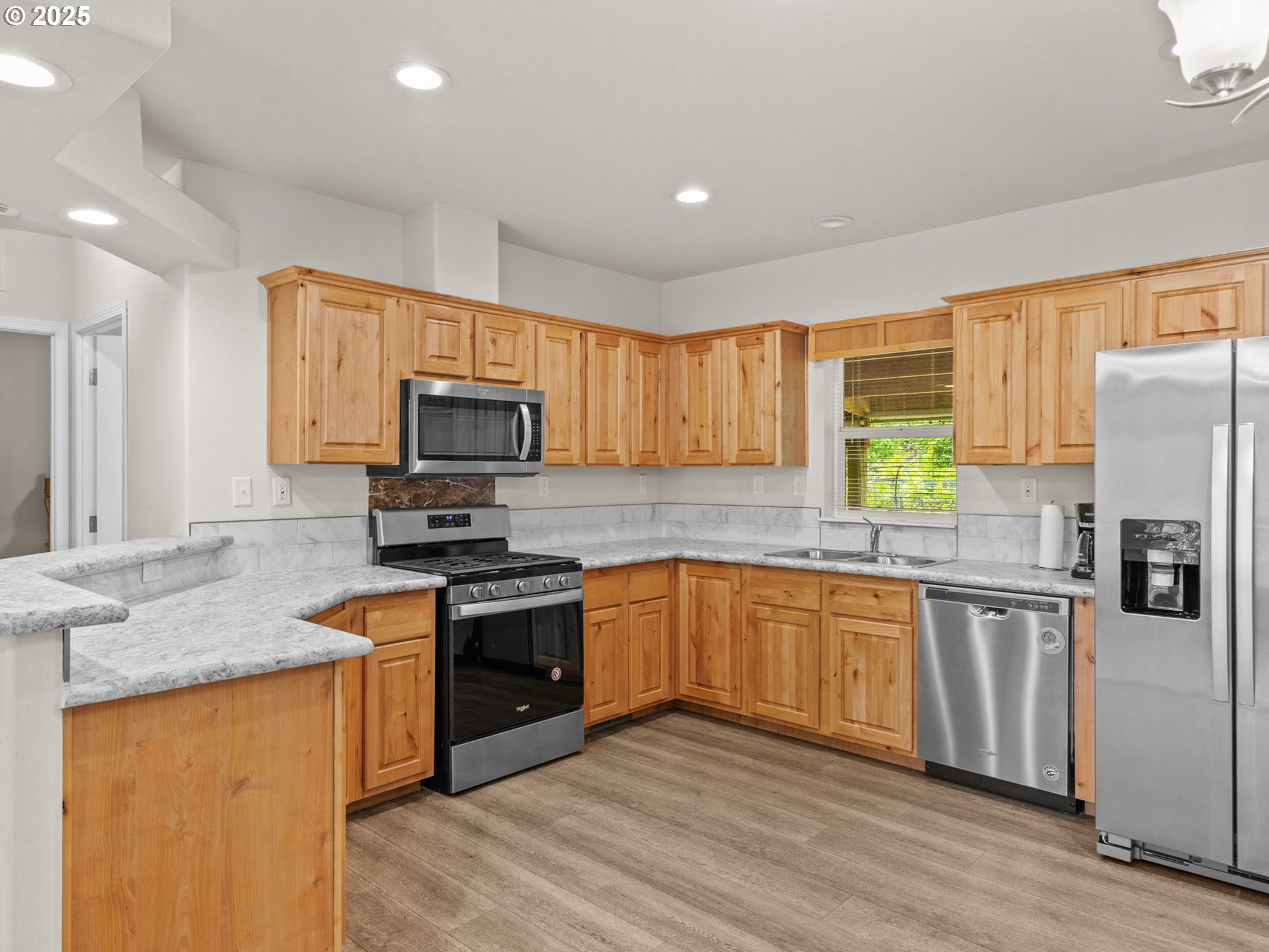 33635 North Fork Road Southeast Lyons, OR 97358 - Photo 10 of 42