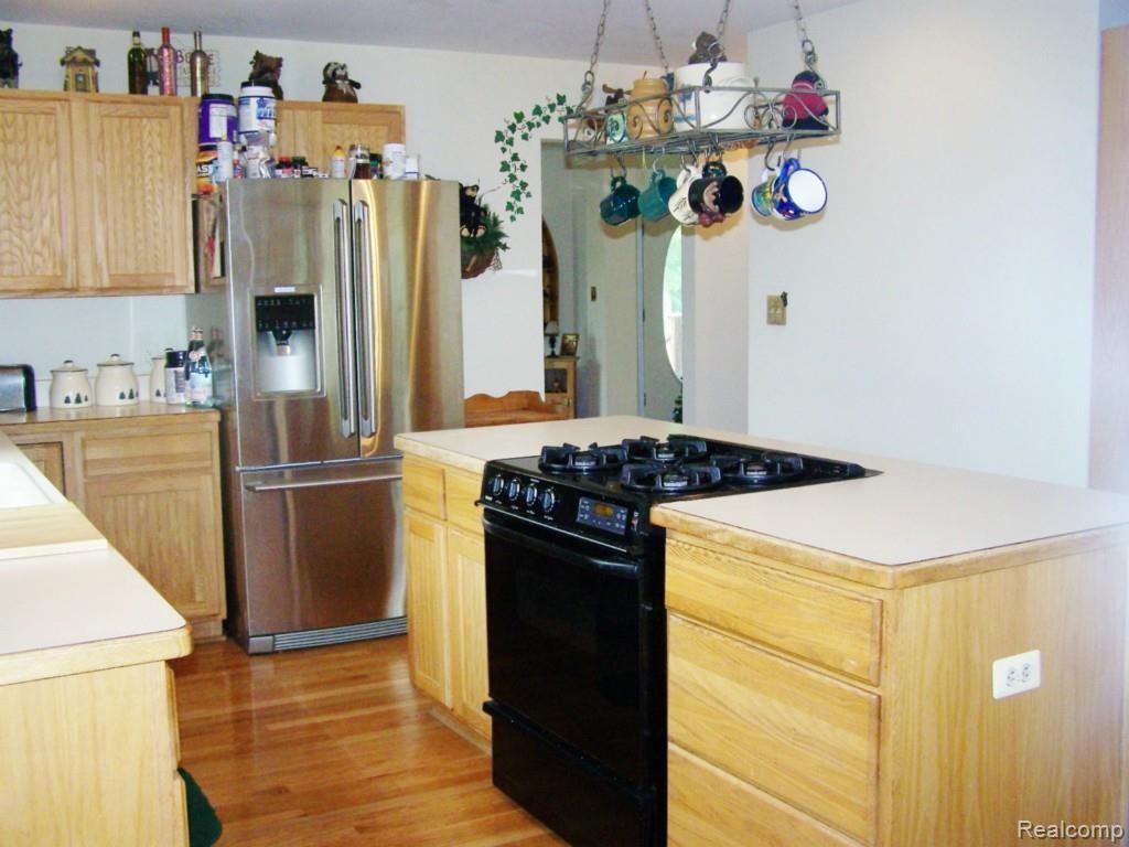 8688 West Sober Road Fowlerville, MI 48836 - Photo 10 of 32 100_8911.jpg