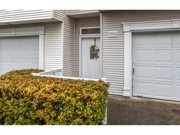 $299,900 | 19900 Southwest Poplarwood Place, Tualatin, OR 97062