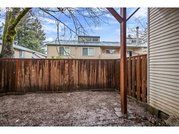 $293,800 | 19900 Southwest Poplarwood Place, Tualatin, OR 97062