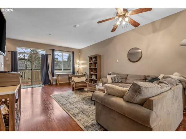 $293,800 | 19900 Southwest Poplarwood Place, Tualatin, OR 97062