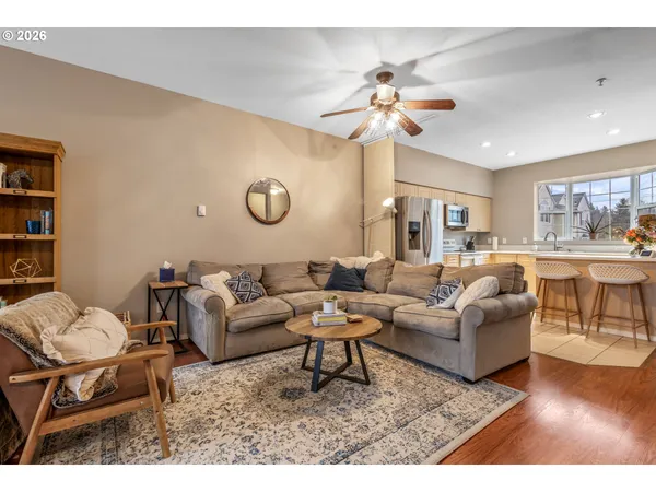 $293,800 | 19900 Southwest Poplarwood Place, Tualatin, OR 97062