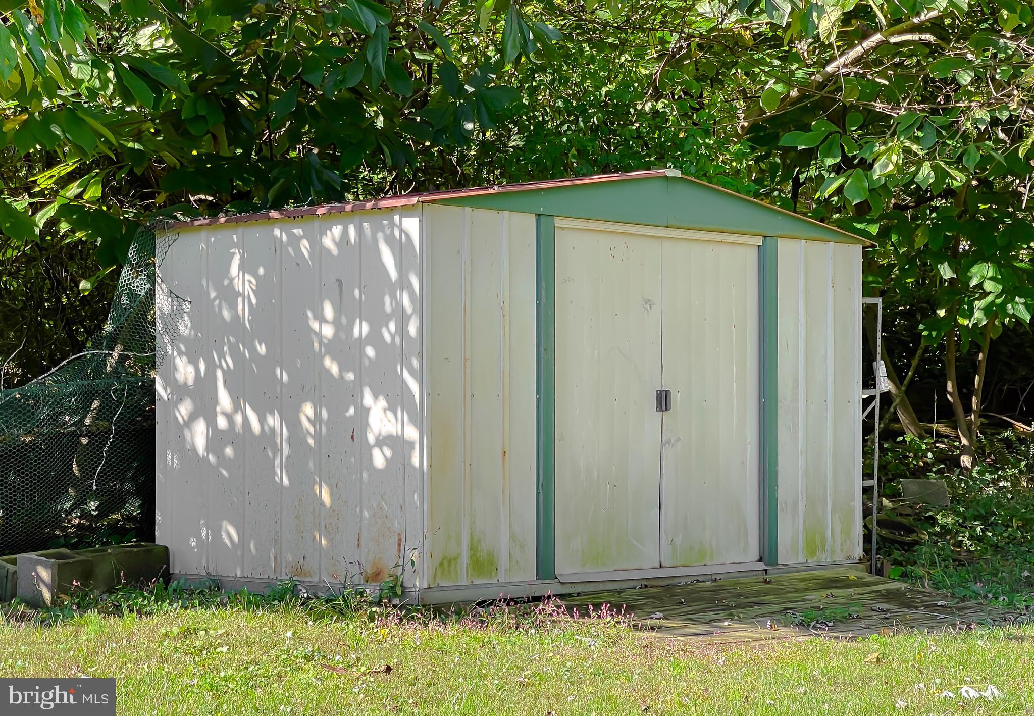 26005 Jones Wharf Road Hollywood, MD 20636 - Photo 66 of 66 a backyard of a house