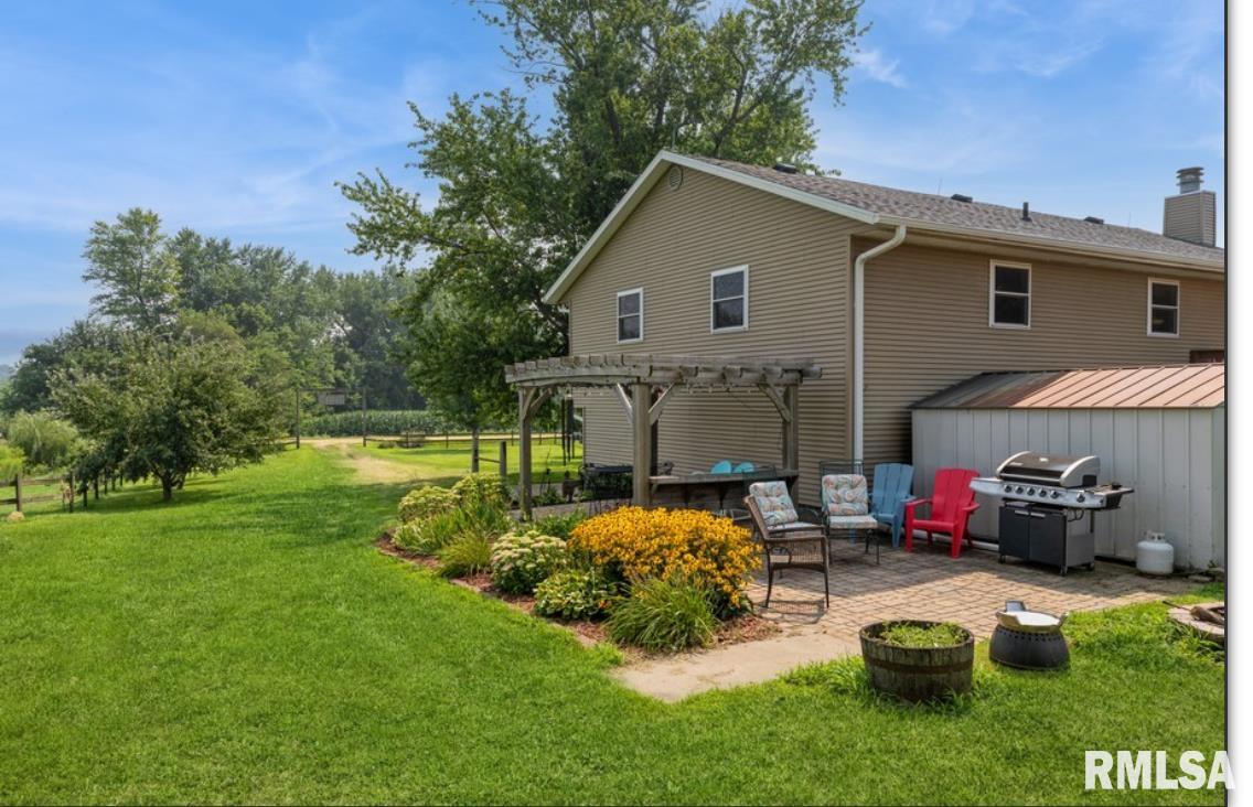 3918 210th Street Clinton, IA 52732 - Photo 3 of 32 Gallery Image 3