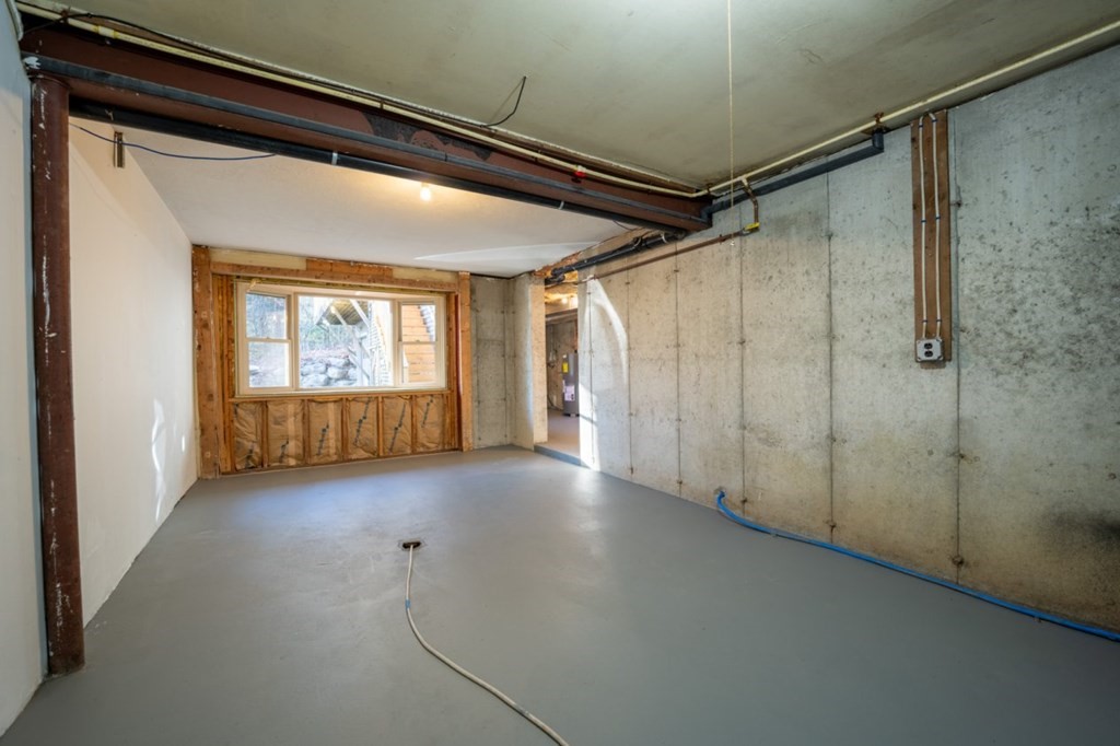 98 Fomer Road Southampton, MA 01073 - Photo 42 of 42 a view of entryway