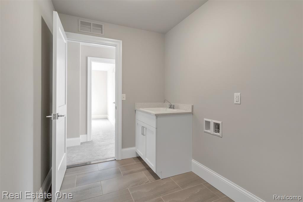 279 West Tienken Road Rochester Hills, MI 48306 - Photo 29 of 43