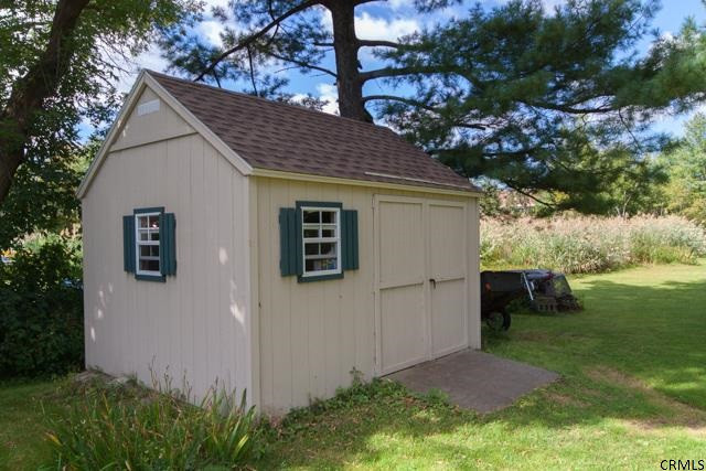 429 Taurus Road Niskayuna, NY 12304 - Photo 6 of 25 Photo 6