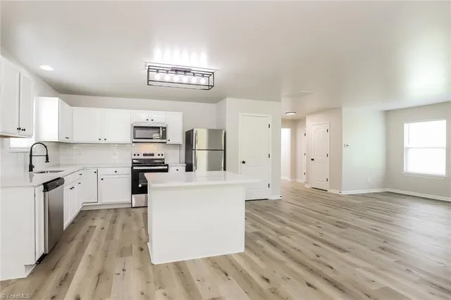 $2,285 | 1086 Aster Way, Burlington, NC 27215