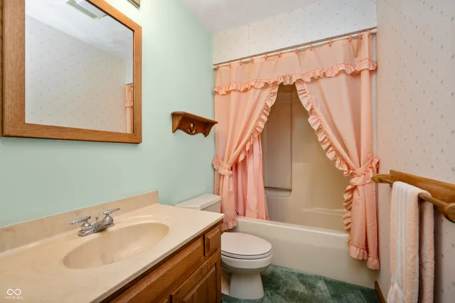 $410,000 | 1820 East 700 South, Lynn, IN 47355