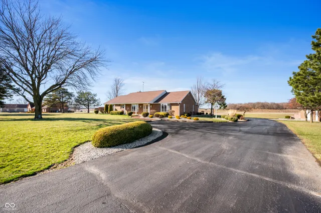 $410,000 | 1820 East 700 South, Lynn, IN 47355