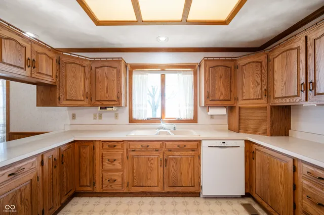 $410,000 | 1820 East 700 South, Lynn, IN 47355