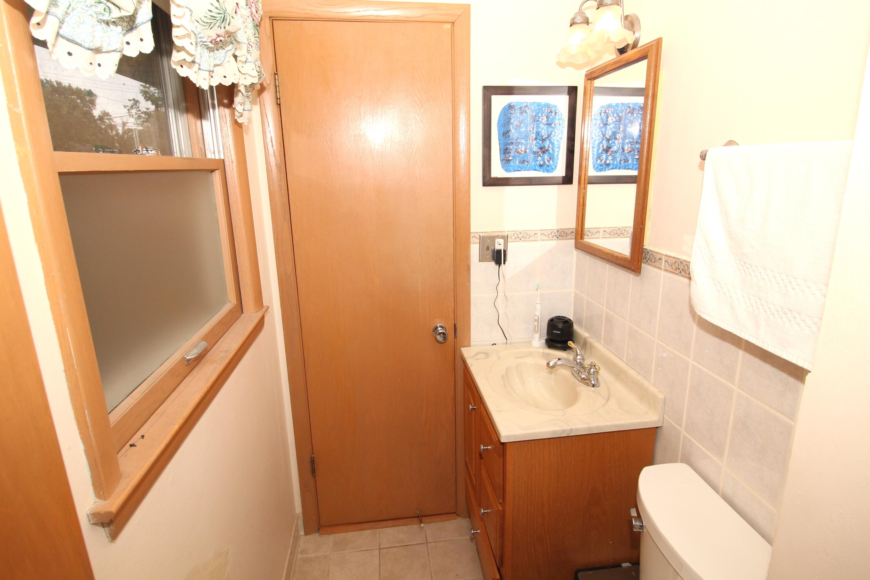 W174N9446 Joper Road Menomonee Falls, WI 53051 - Photo 17 of 32 Half Bath