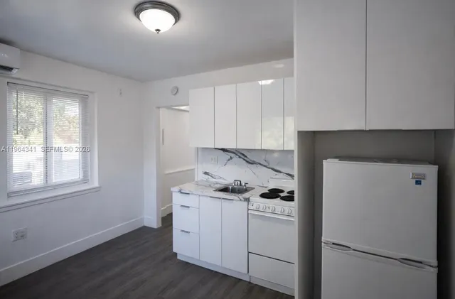 $1,300 | 5305 Biscayne Boulevard, Unit 112, Miami, FL 33137