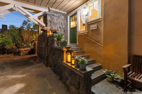 $3,450,000 | 2618 Ferdinand Avenue, Honolulu, HI 96822