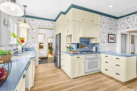 $3,450,000 | 2618 Ferdinand Avenue, Honolulu, HI 96822