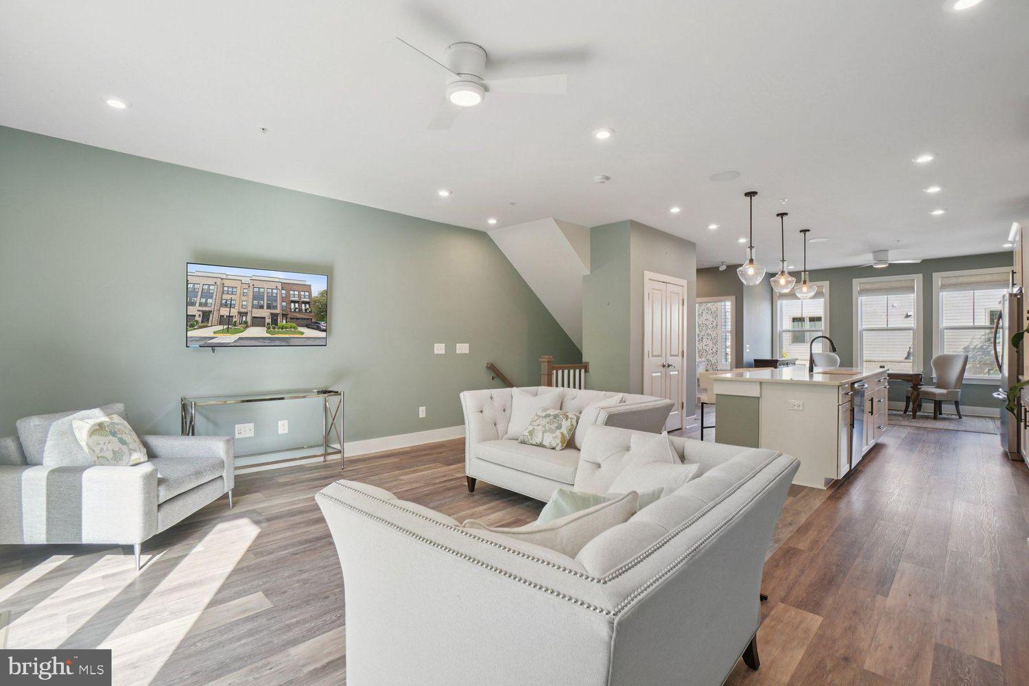 1641 Bandit Loop Reston, VA 20190 - Photo 6 of 48