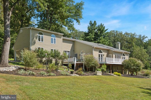 a view of an outdoor space and yard