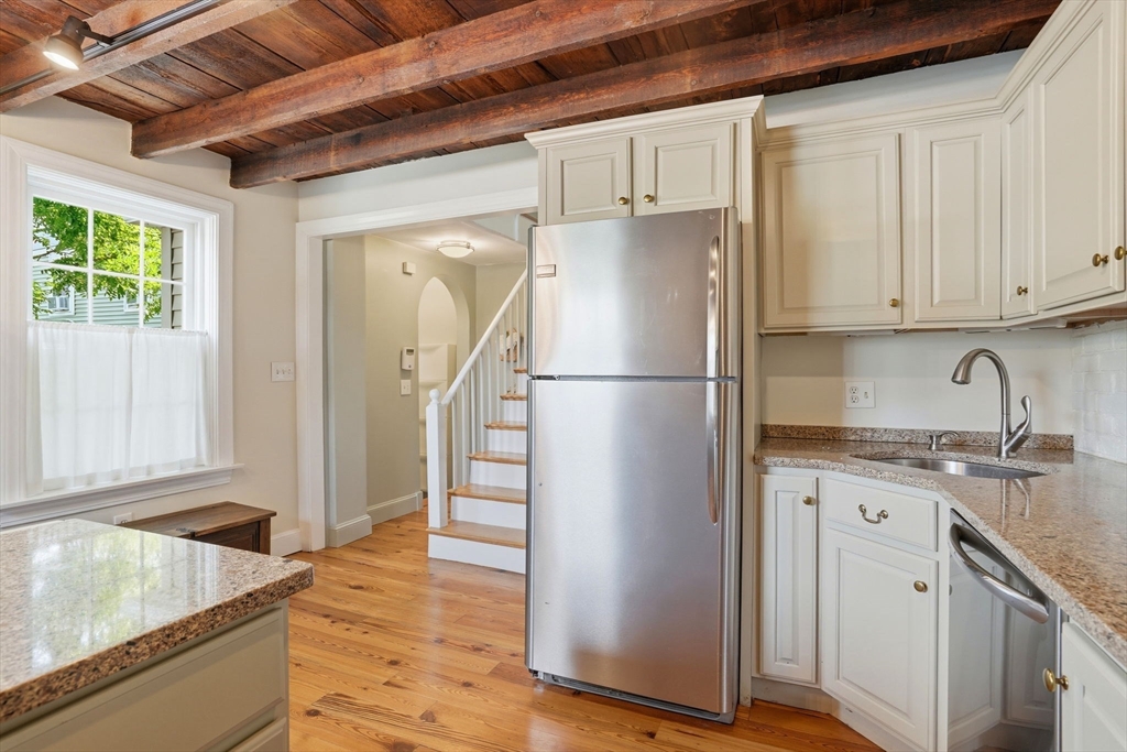 4 Short St Place, Unit 4 Boston, MA 02129 - Photo 5 of 17