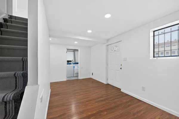 $1,050,000 | 14 Laurel Court, Jersey City, NJ 07302