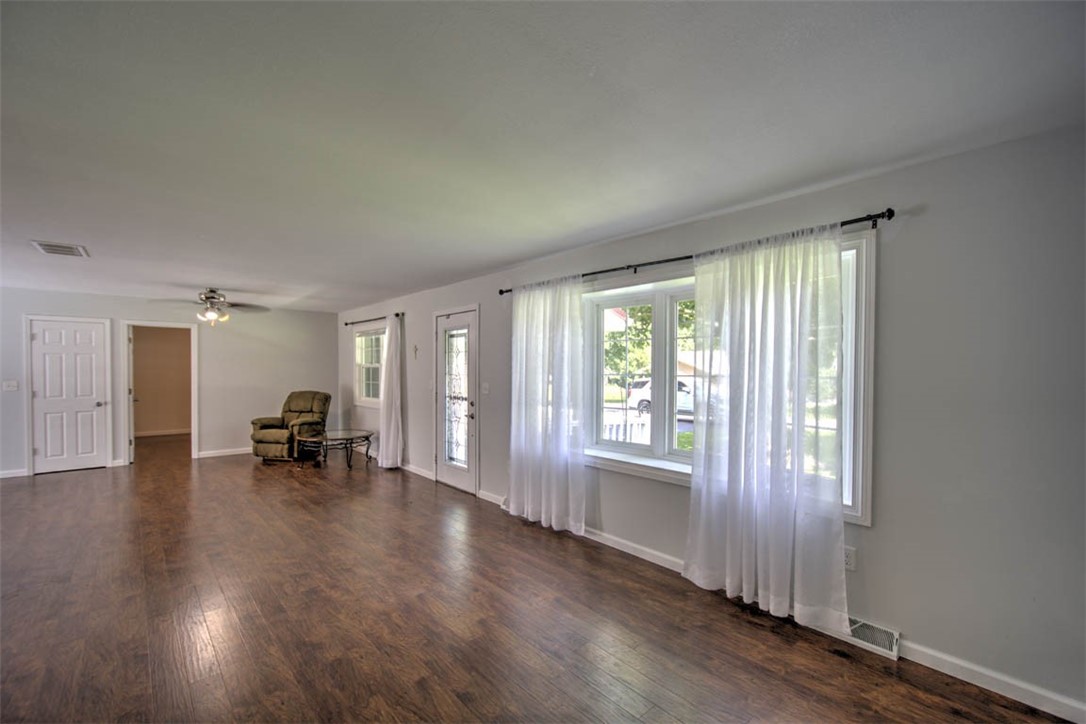 2609 French Drive Decatur, IL 62521 - Photo 8 of 33