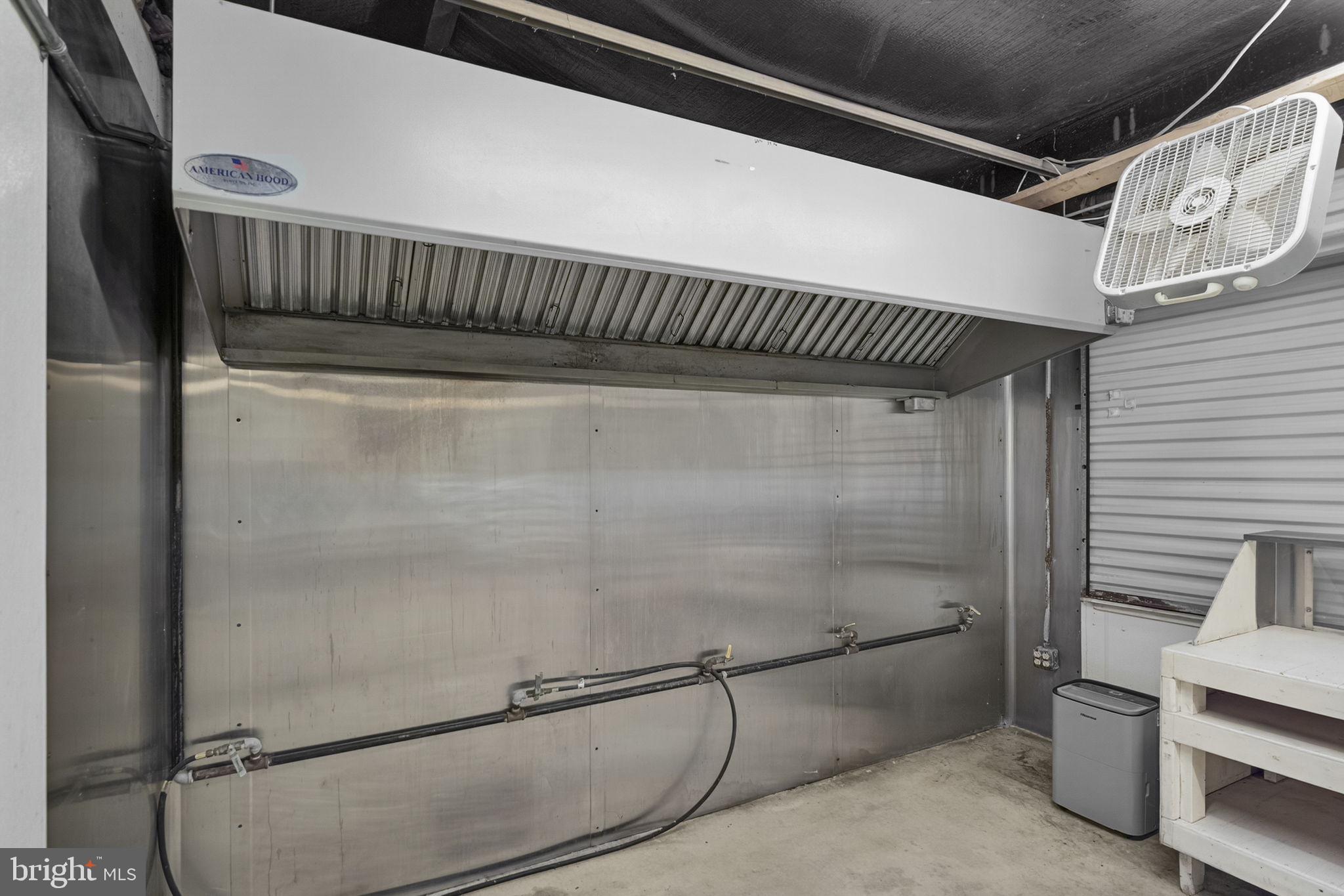 303 Barbeque Drive Berkeley Springs, WV 25411 - Photo 56 of 68 a close view of tub