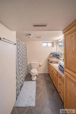 $355,000 | 365 Jefferson Street, American Falls, ID 83211