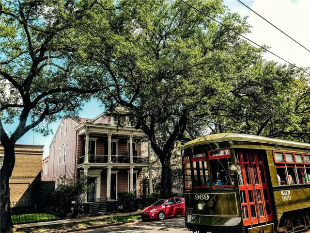 $1,375 | 3206 St Charles Avenue, Unit 3A, New Orleans, LA 70115