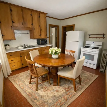 $1,850 | 73 Davis Street, Unit B, North Andover, MA 01845